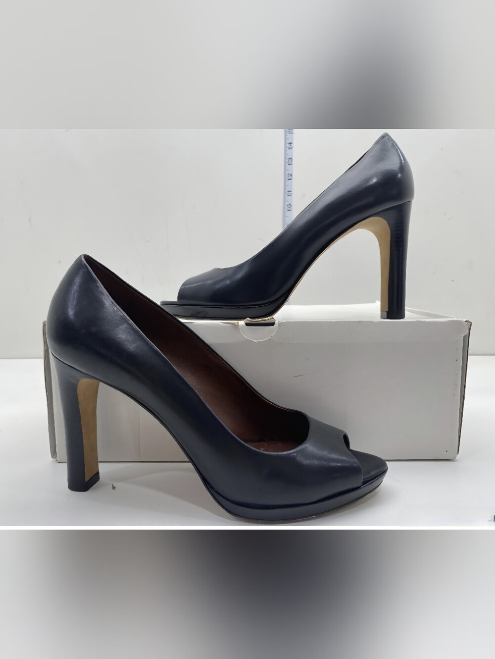 Banana Republic Clean Platform Black Leather Peep Toe Pumps 7.5